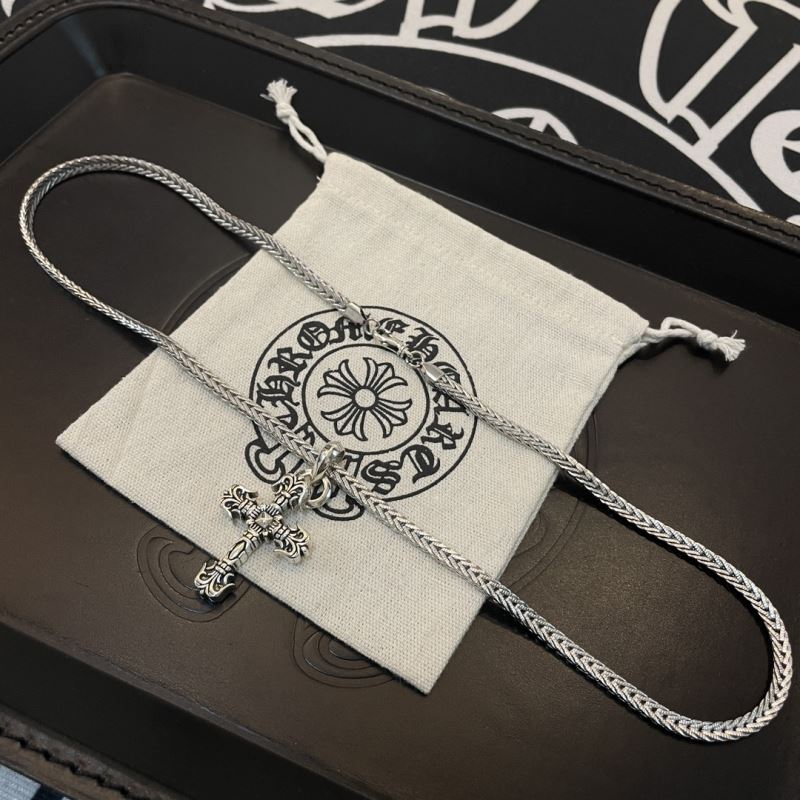 Ch*0me He**ts necklaces